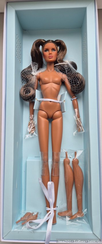 Very Necessary Hollis Hughes нюд (фото 10)