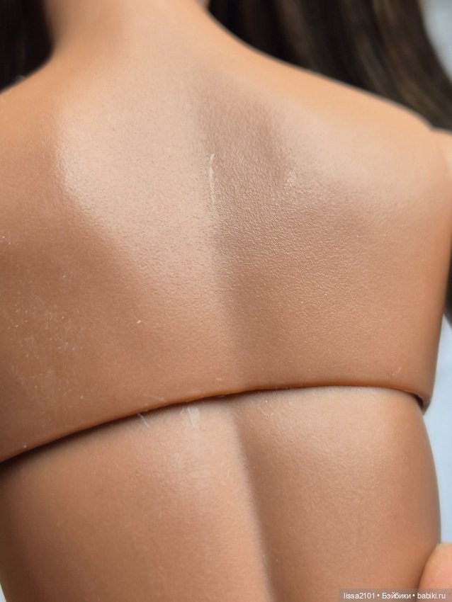 Very Necessary Hollis Hughes нюд