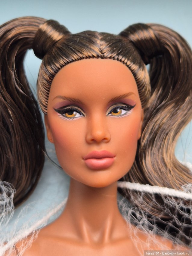 Very Necessary Hollis Hughes нюд (фото 3)