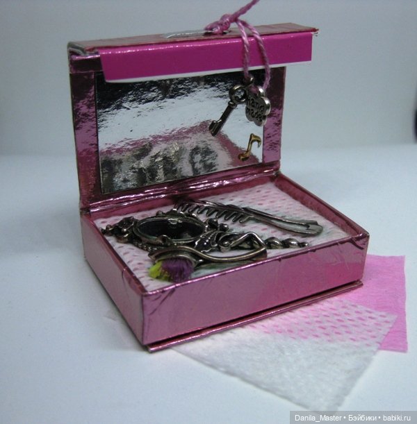 Комплект для красавиц - зеркало, расчёска, щётка (фото 6)