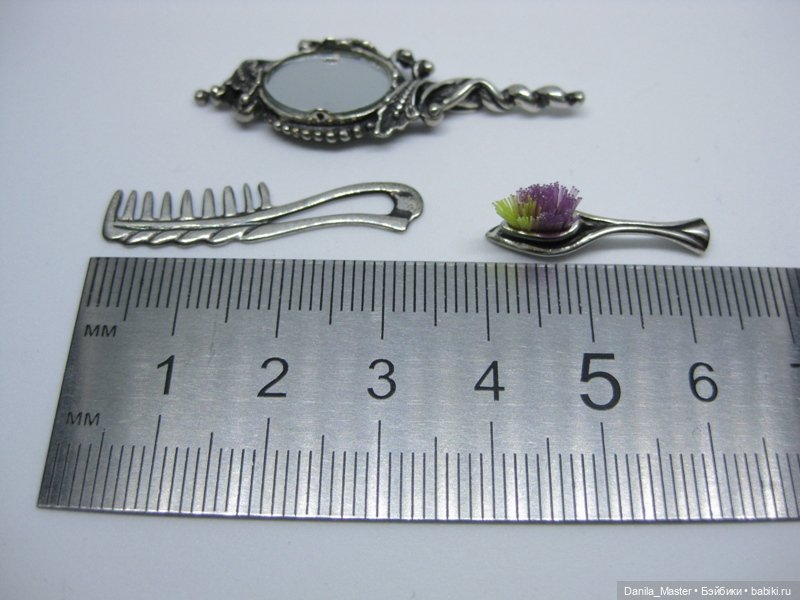 Комплект для красавиц - зеркало, расчёска, щётка (фото 3)