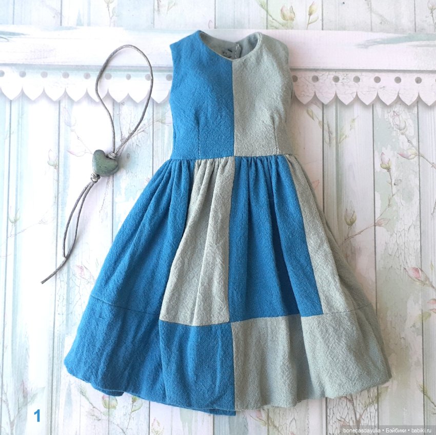 Стильное платье для Барби Barbie сине-голубое в технике колорблок с украшением (фото 4)