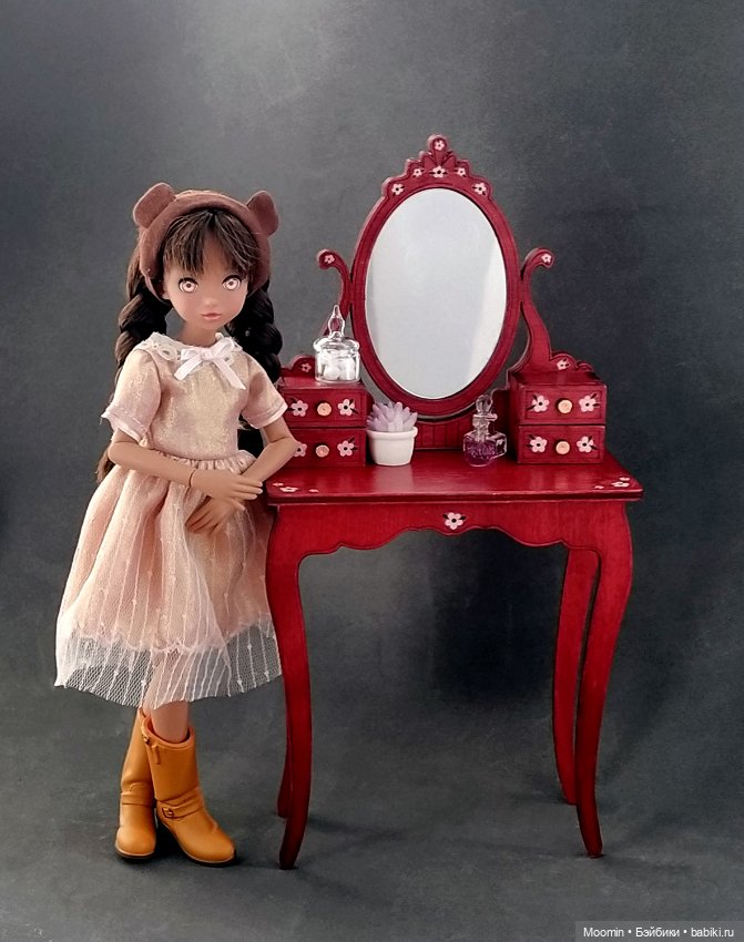 Туалетный столик — Кукольная мебель