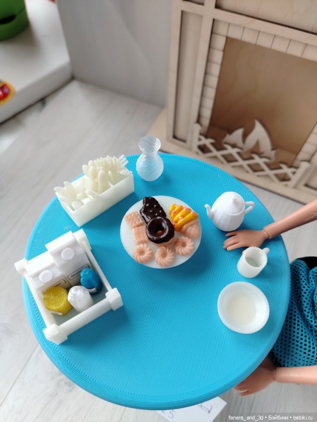 Набор мебели и посуды для Барби