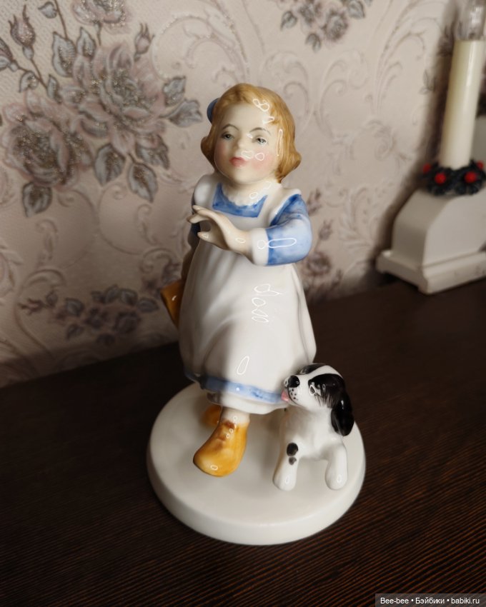 Статуэтка девочка с портфелем Royal Doulton 3685 Hometime (фото 4)