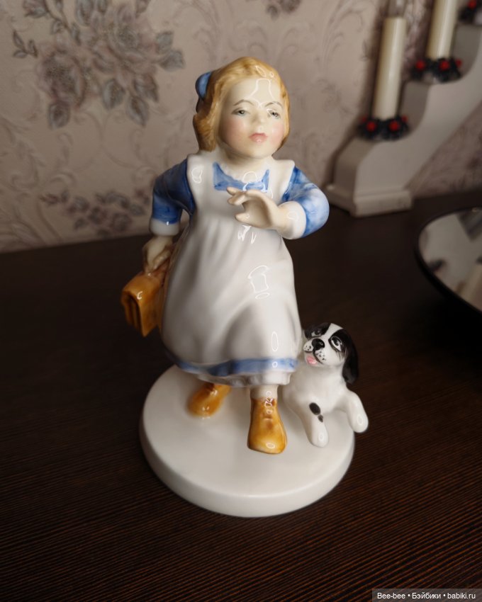 Статуэтка девочка с портфелем Royal Doulton 3685 Hometime (фото 5)
