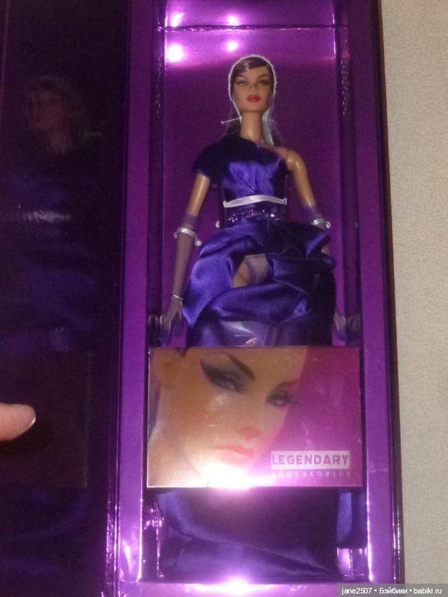 Fashion royalty Dania Haute Desire NRFB - 2020 Convention - редкий выпуск (фото 2)