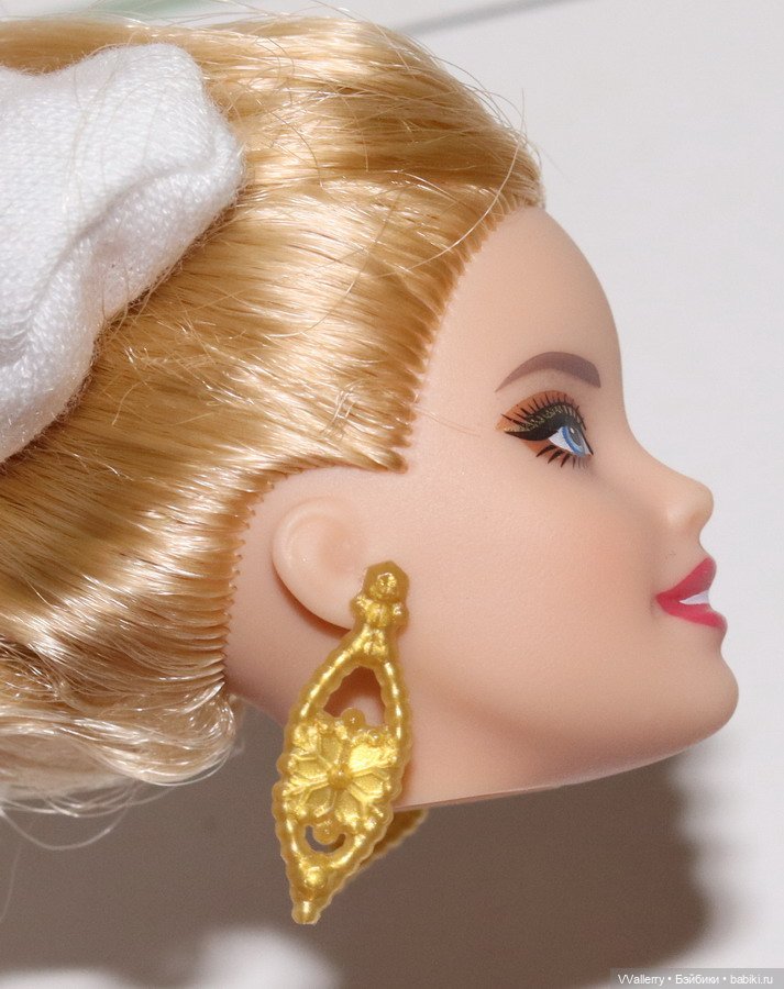 Голова 2020 Holiday Barbie (фото 5)