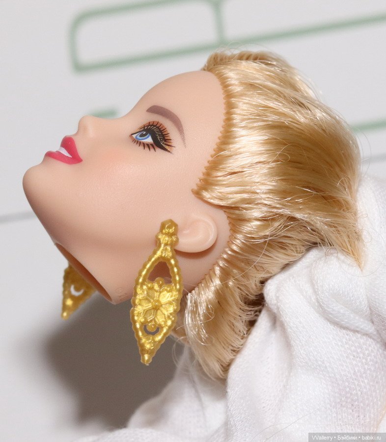 Голова 2020 Holiday Barbie (фото 6)