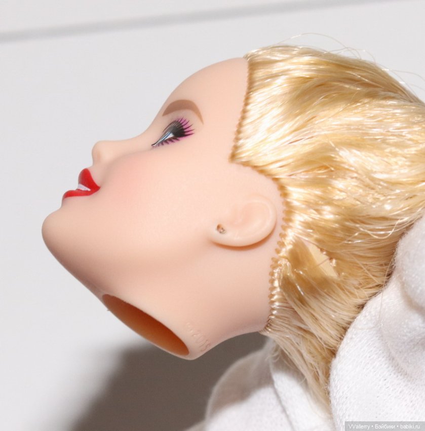 Голова 2019 Holiday Barbie (фото 6)