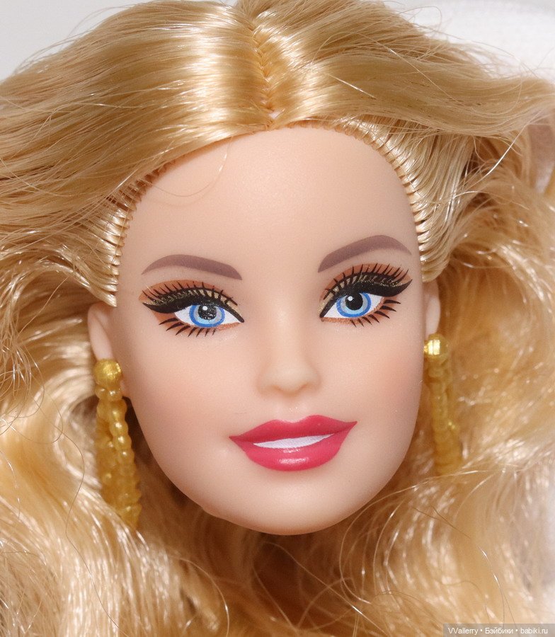 Голова 2020 Holiday Barbie (фото 4)