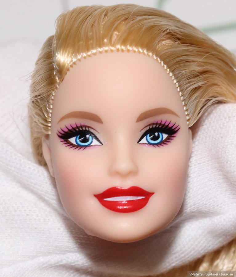 Голова 2019 Holiday Barbie (фото 3)
