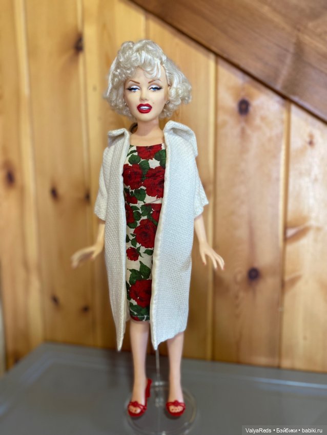 Портретная кукла М.Монро виниловая вып. 1983г. 44 см. Перерисована анг.художником в эксклюзивной оде