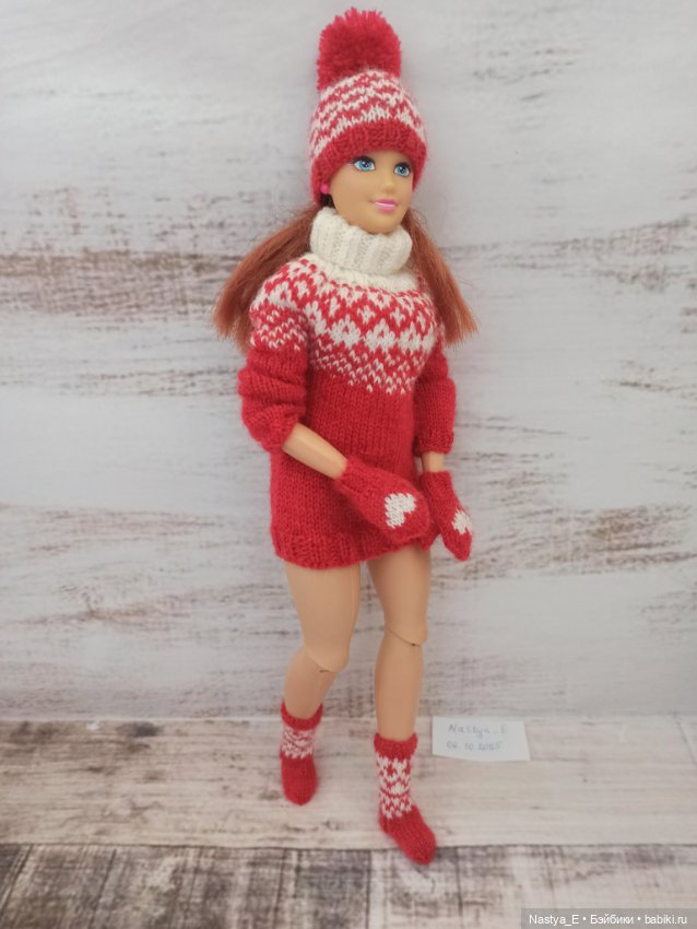 Вязаный комплект для кукол