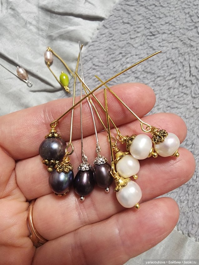 Серьги из натуральных камней для антикварных кукол