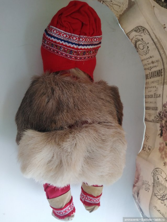 Пара пупсов в национальных финских нарядах (фото 6)