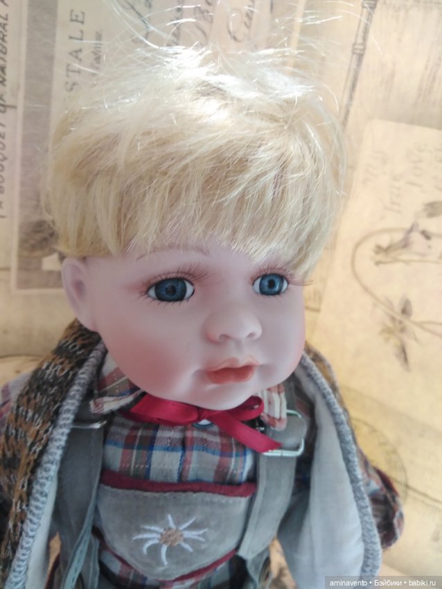 Фарфоровые куколки в национальных немецких нарядах (фото 8)