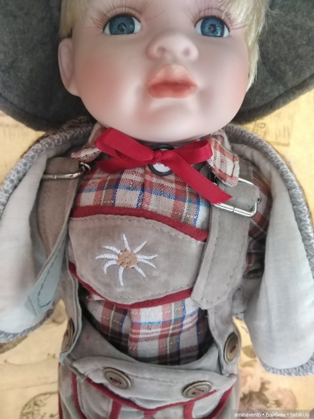 Фарфоровые куколки в национальных немецких нарядах (фото 7)