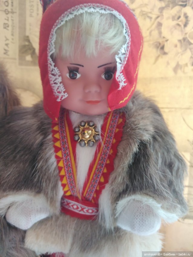 Пара пупсов в национальных финских нарядах (фото 3)