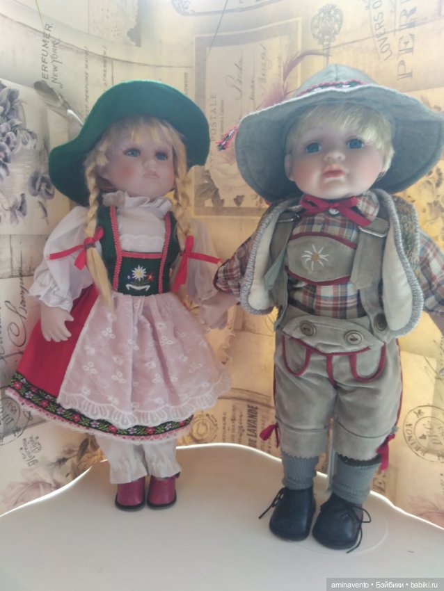 Фарфоровые куколки в национальных немецких нарядах