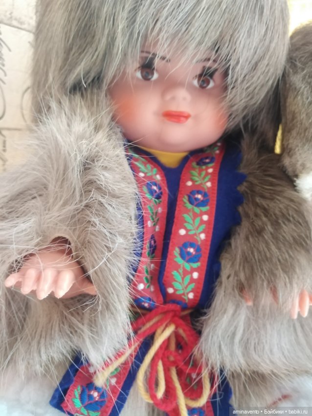 Пара пупсов в национальных финских нарядах (фото 2)