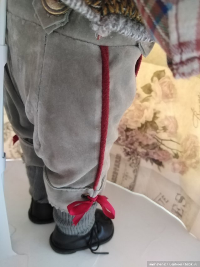 Фарфоровые куколки в национальных немецких нарядах (фото 10)