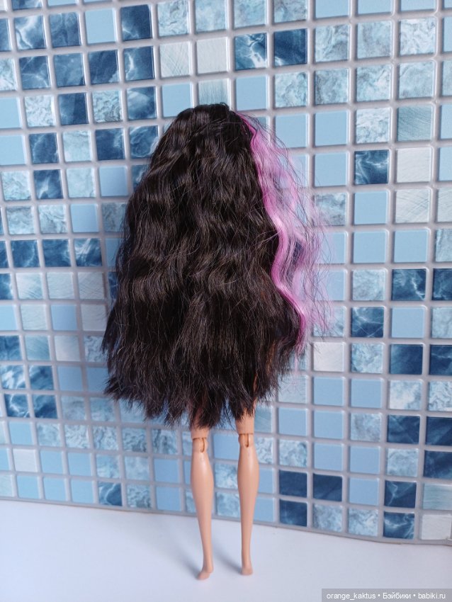 Барби из серии color reveal на шарнирном теле (фото 4)