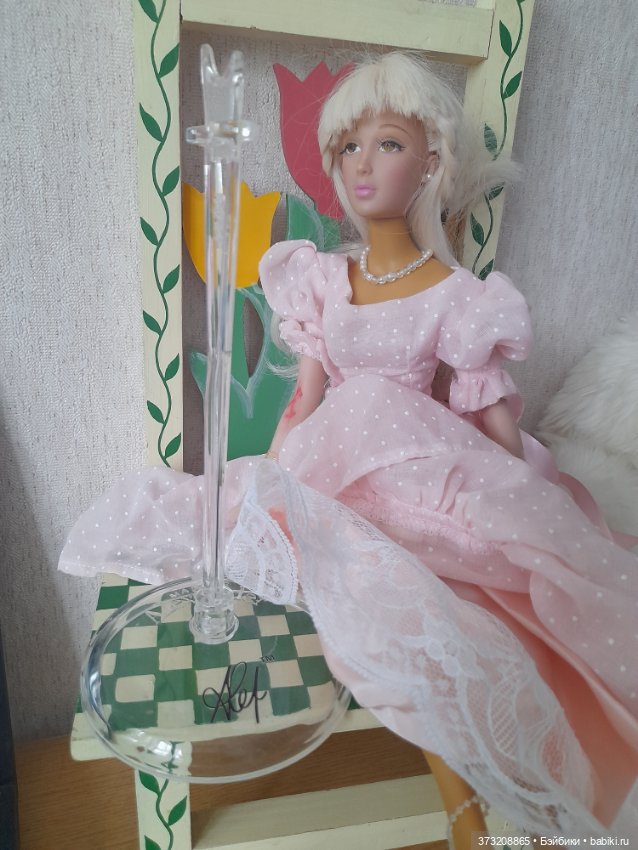 Красавица блондинка от мадам Александр