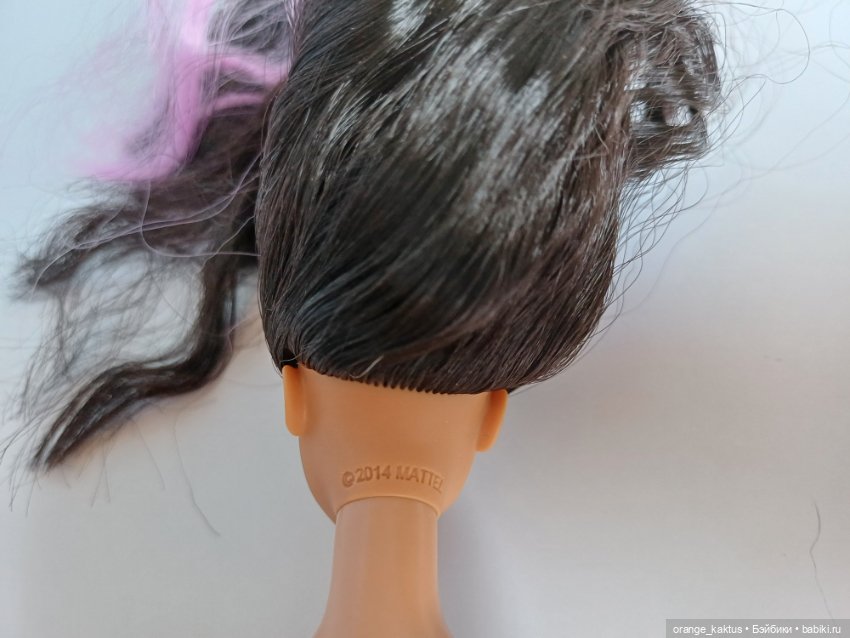 Барби из серии color reveal на шарнирном теле (фото 5)