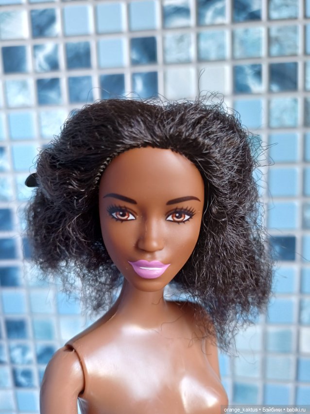 Голова Барби на аналоговом теле