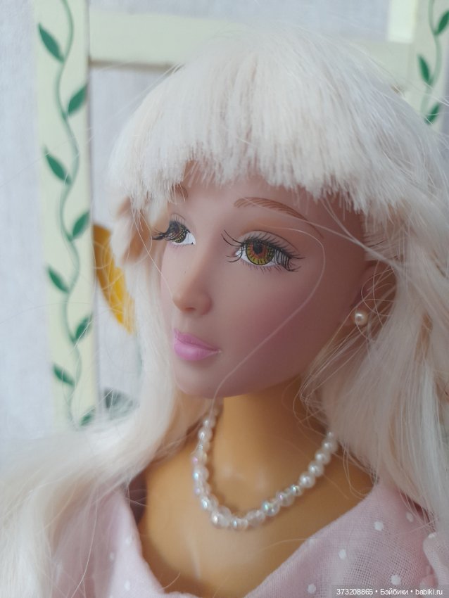 Красавица блондинка от мадам Александр