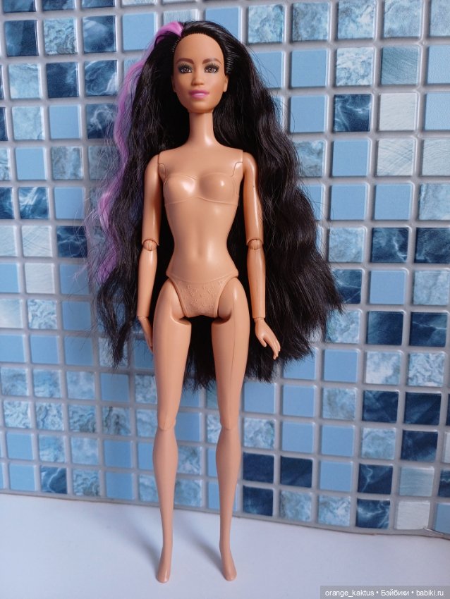 Барби из серии color reveal на шарнирном теле (фото 2)