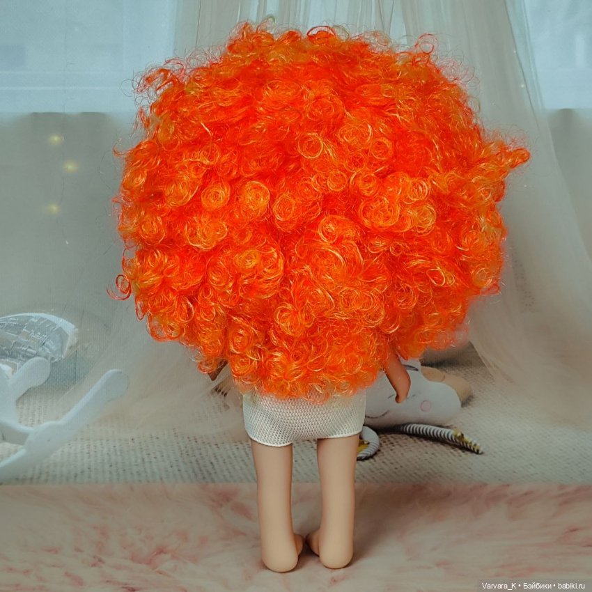 Nines D Onil Мия, рыжие кудри, 30 см