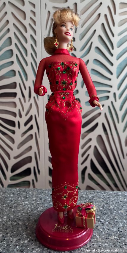 Фарфоровая Барби Barbie Holiday Gift (Праздничный подарок) (фото 5)