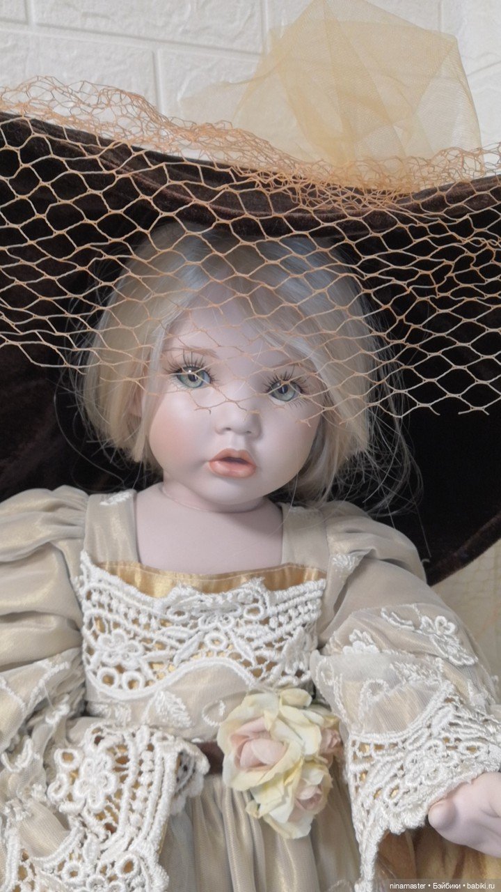 Красавица с мишками от Linda Rick