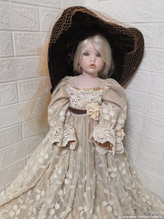 Красавица с мишками от Linda Rick