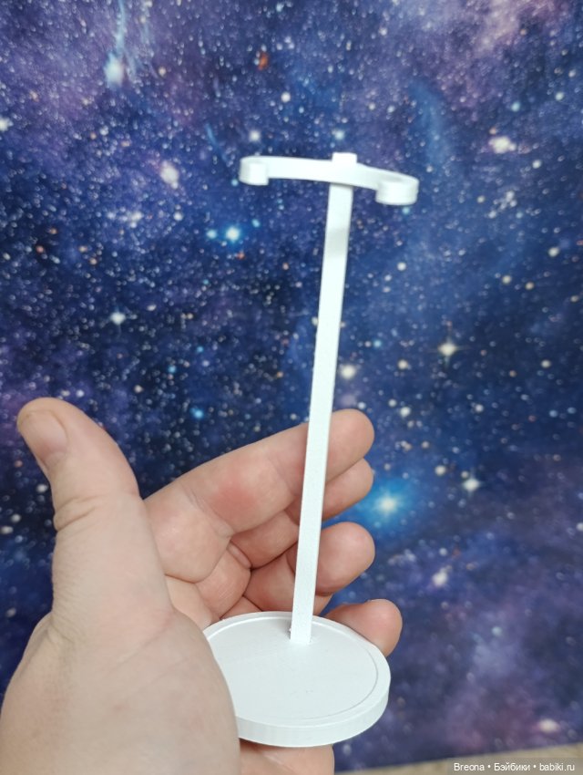 Подставка для высоких кукол формата Ob11