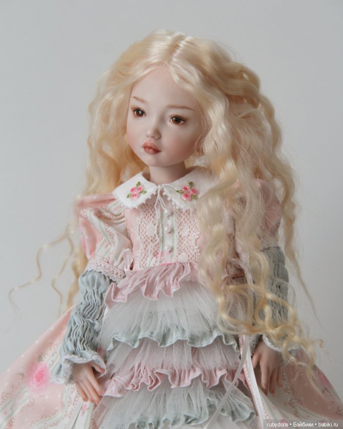 Фарфоровая шарнирная кукла БЖД, Стефания (фото 3)