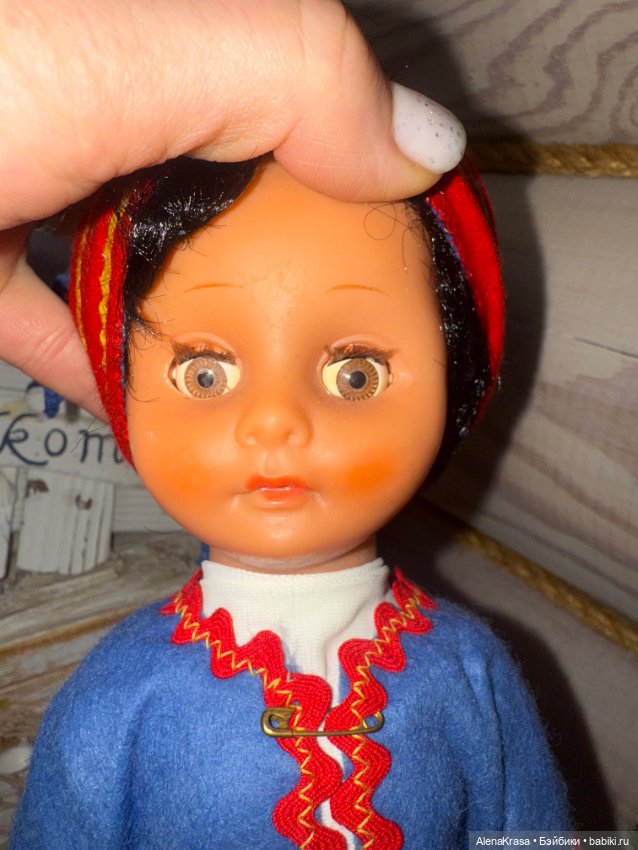 Кукла в национальной одежде (фото 2)