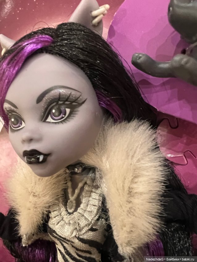 #3 Monster High Reel Drama Clawdeen Wolf in Black and White (фото 9)