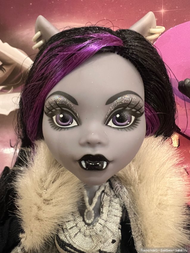 #3 Monster High Reel Drama Clawdeen Wolf in Black and White (фото 4)