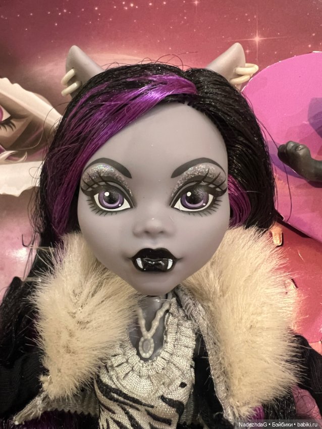 #3 Monster High Reel Drama Clawdeen Wolf in Black and White (фото 3)