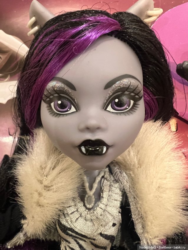 #3 Monster High Reel Drama Clawdeen Wolf in Black and White (фото 8)