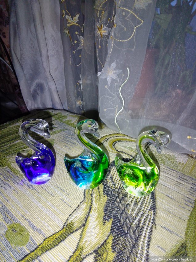 Статуэтка , фигурка ЛЕБЕДИ трио Цветное стекло (фото 2)