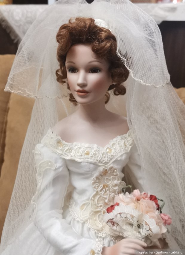 Коллекционная фарфоровая кукла - невеста , " Отражение Осени "