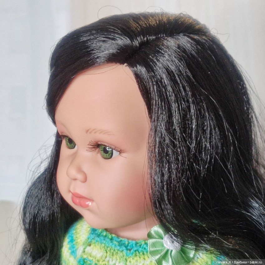 Кукла Llorens, брюнетка в зеленом, 42 см (фото 7)