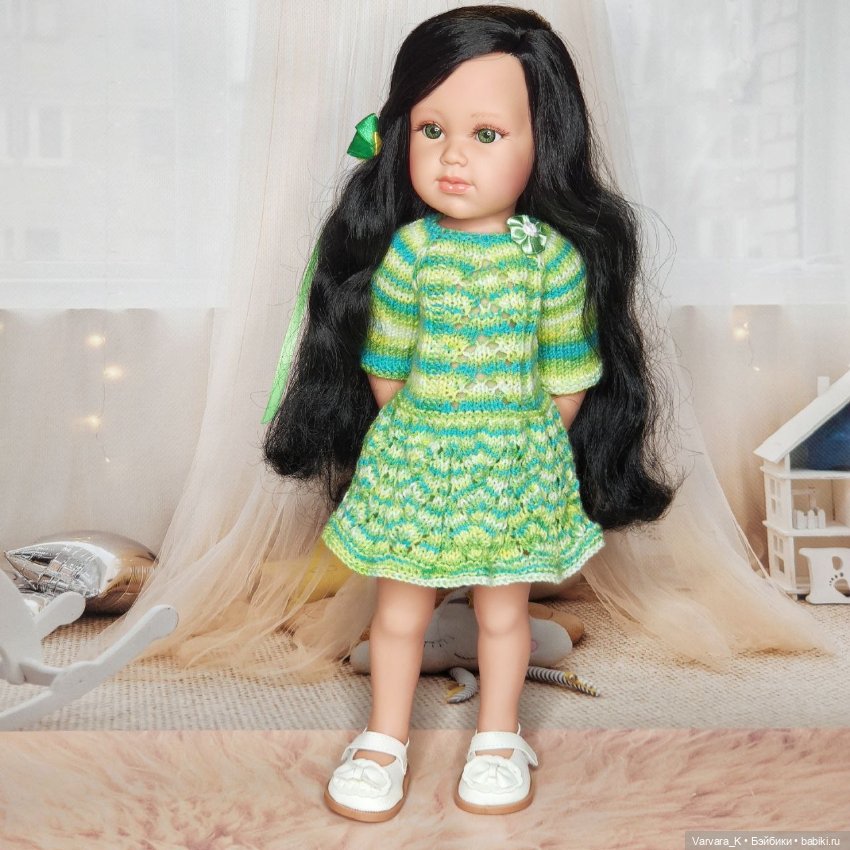 Кукла Llorens, брюнетка в зеленом, 42 см (фото 2)