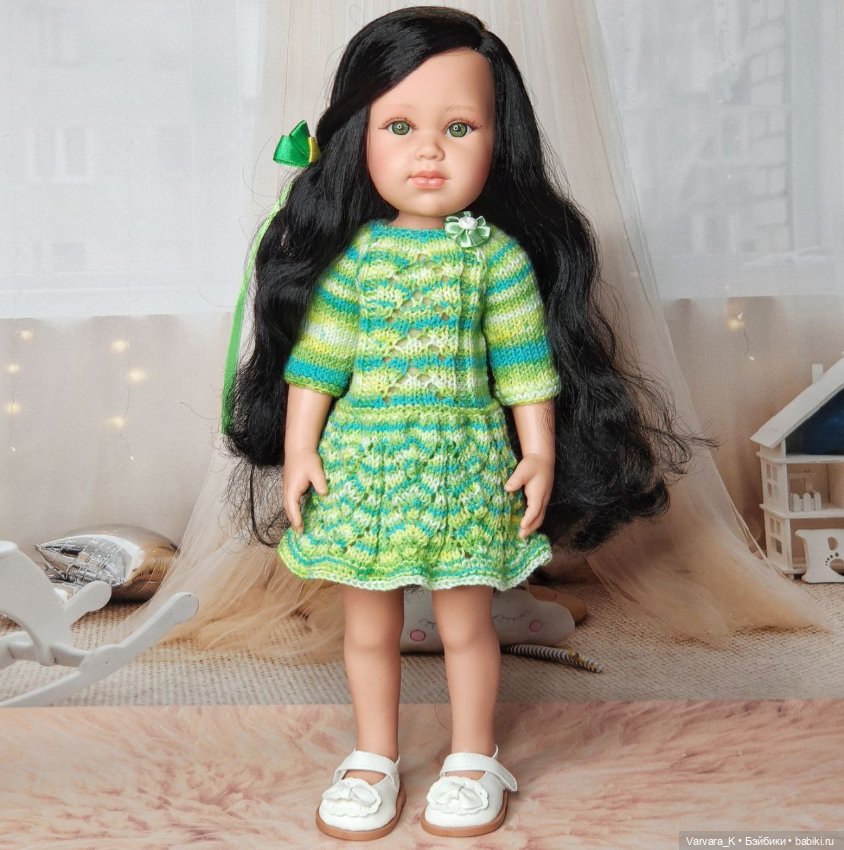 Кукла Llorens, брюнетка в зеленом, 42 см