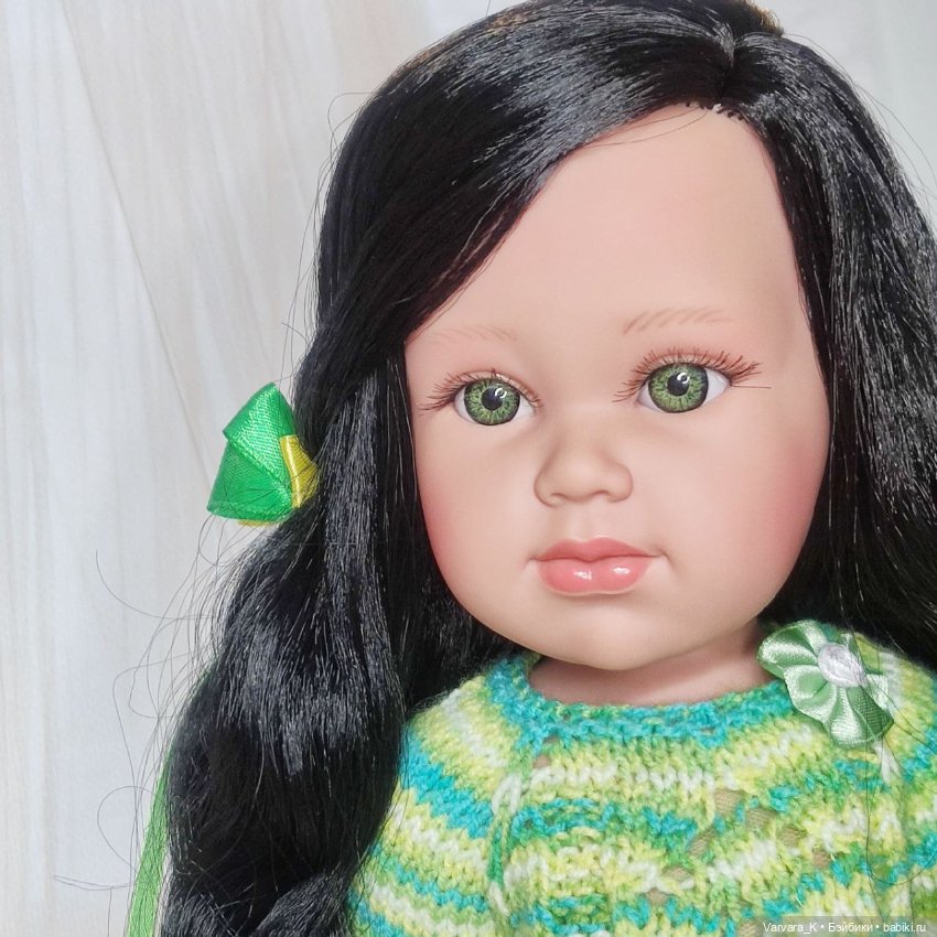 Кукла Llorens, брюнетка в зеленом, 42 см (фото 10)