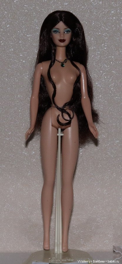 Birthstone Barbie May Emerald нюд